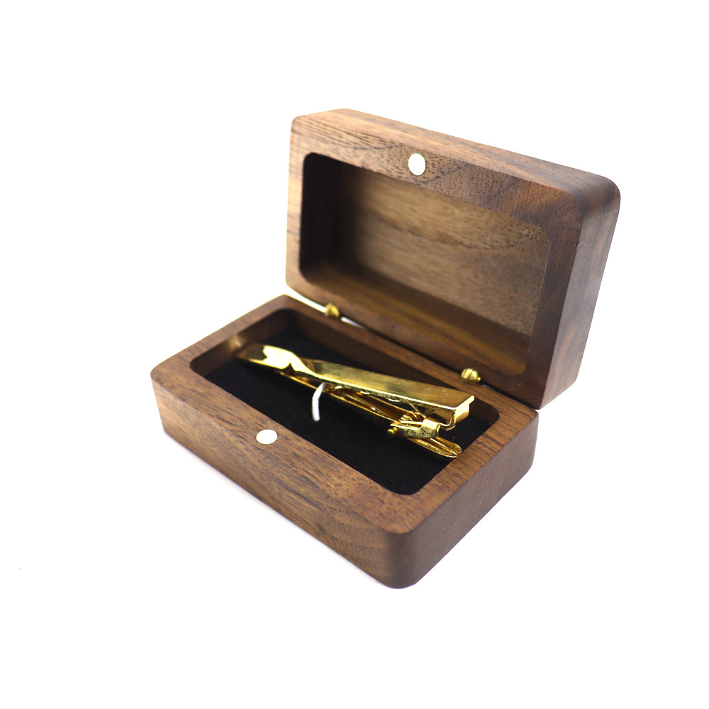 New cross-border tie clip packaging box, solid wood North American black walnut tie clip storage gift box, accessory packaging small gift box Application Scenario