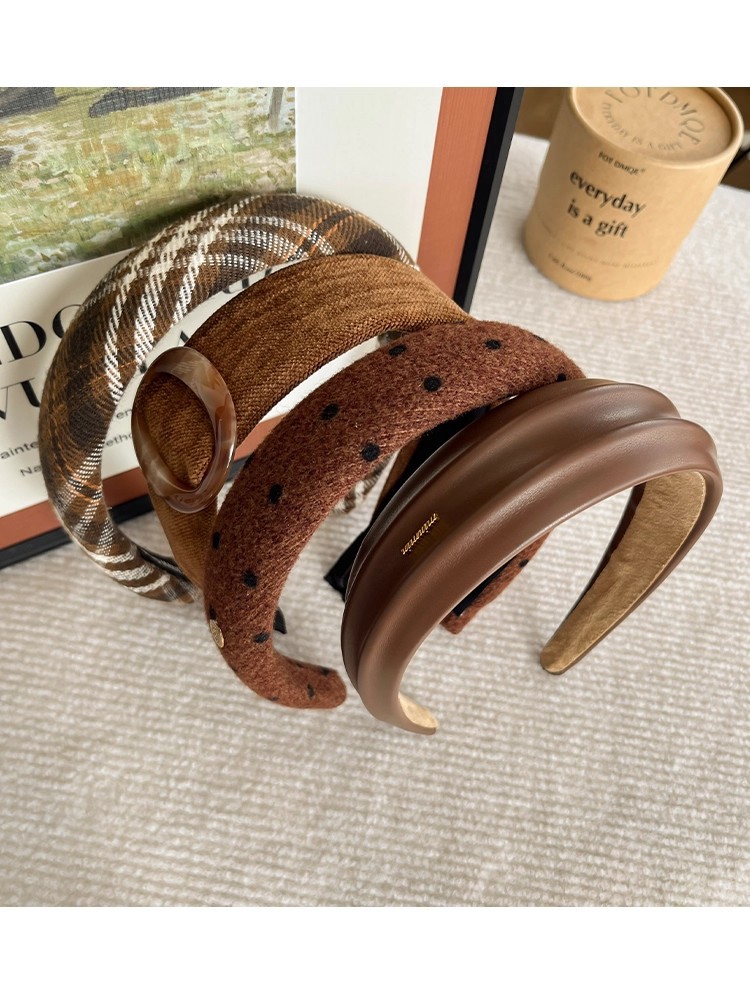 The 2026 new high-end, stylish and fashionable headband for women with a wide edge on the top of the head can be worn with a versatile hairpin accessory pic 18