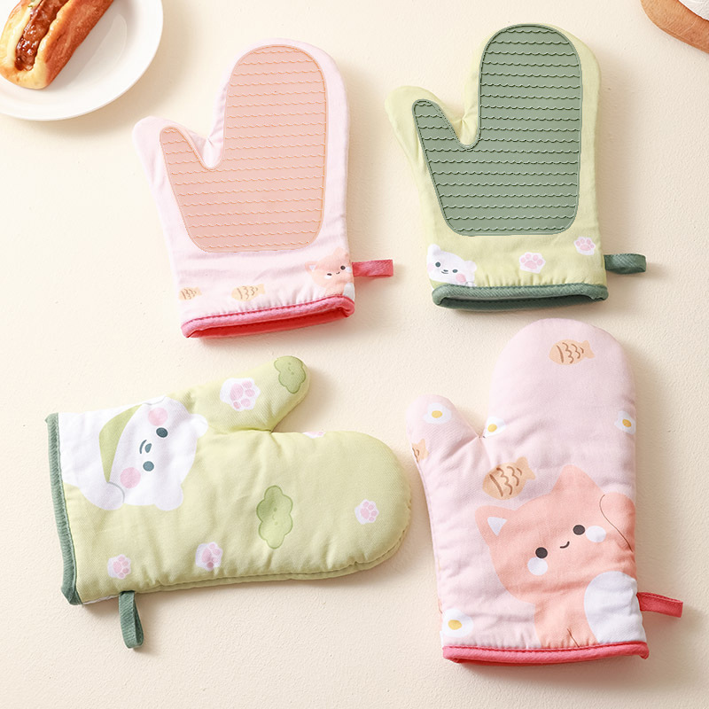 Microwave Heat Insulation Anti-Hot Silicone Gloves Thickened Kitchen Oven High Temperature Special Cartoon Gloves For Baking Household details Picture