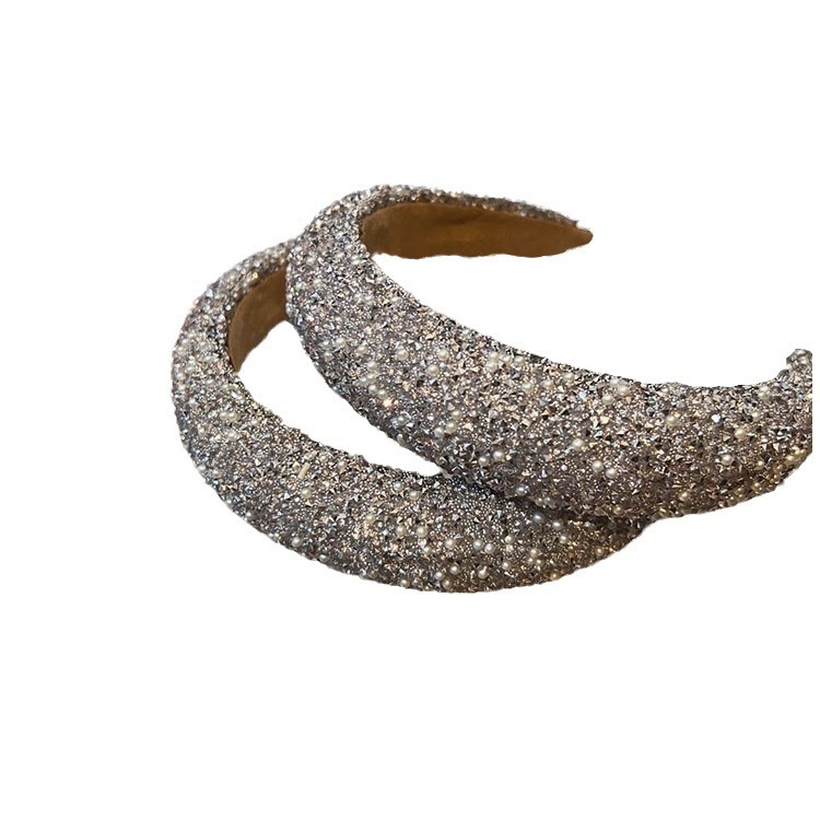 أما البوابة الشمالية الشرقية، ذات الجودة العالية، فهي عبارة عن أزياء ذات شعر أعلى أعلى لؤلؤ أعلى لؤلؤ أعلى Item Picture