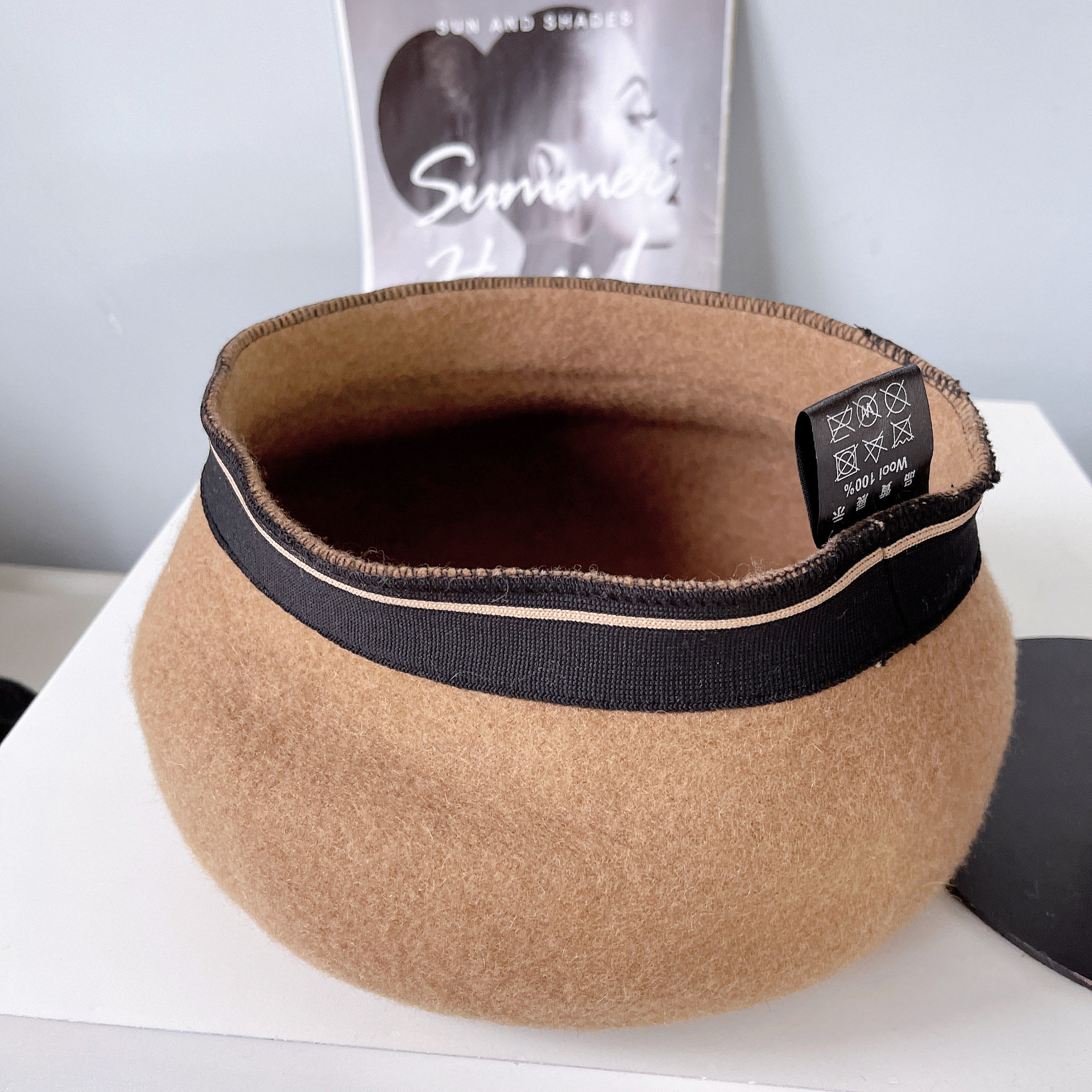 100 good versions of Japanese style Australian wool berets, children's autumn and winter painter hats, striped sweat belt flight attendant hats Specification image
