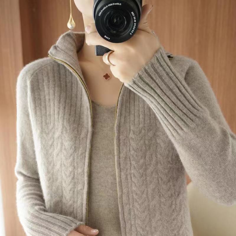High-neck knitted sweater cardigan for women 2021 Spring and Autumn new style Loose and slimming knitted sweater coat loose style details Picture
