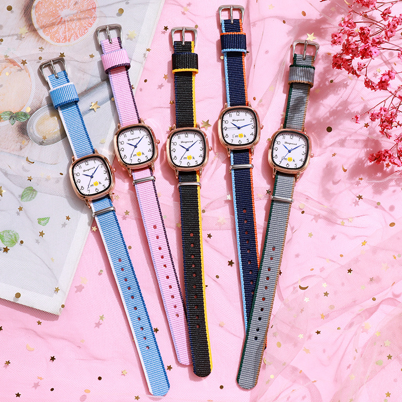 刘氏石英表新款简约卡通小方形布带拼色学生儿童卡通手表一件代发