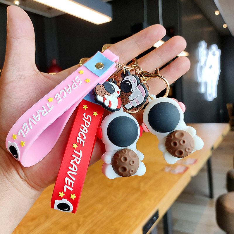 Metal Keychain College Entrance Examination Fuel Gift Small Gift Creative Yiwu Small Commodity Astronaut Bag Pendant