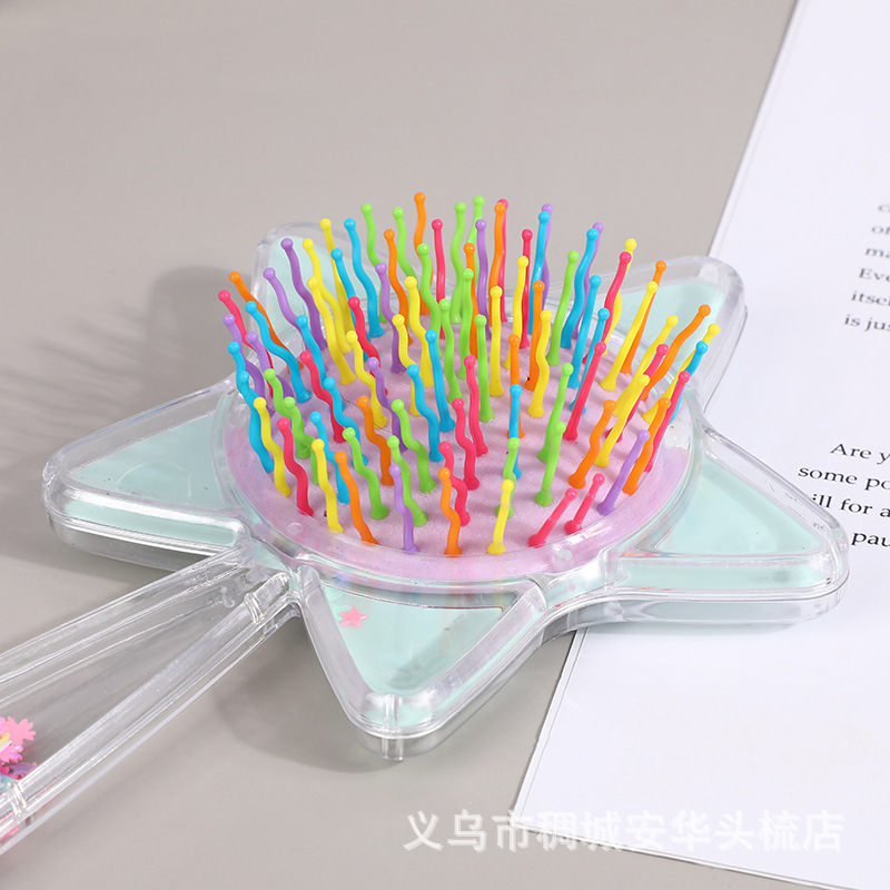 Japanese and Korean cartoon airbag comb, small animal print air cushion comb, transparent handle massage hair comb, rainbow comb Application Scenario