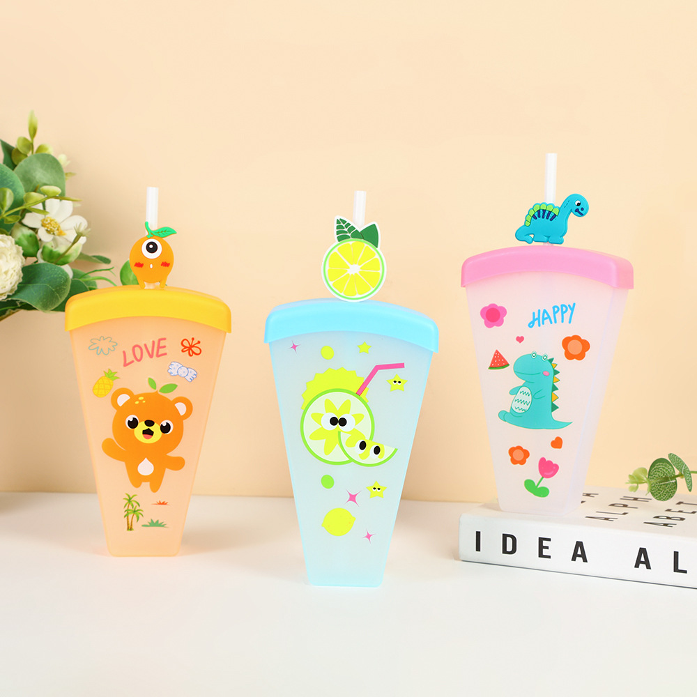 跨境西瓜水果造型水杯厂家网红学生便携塑料饮水杯大容量pp吸管杯