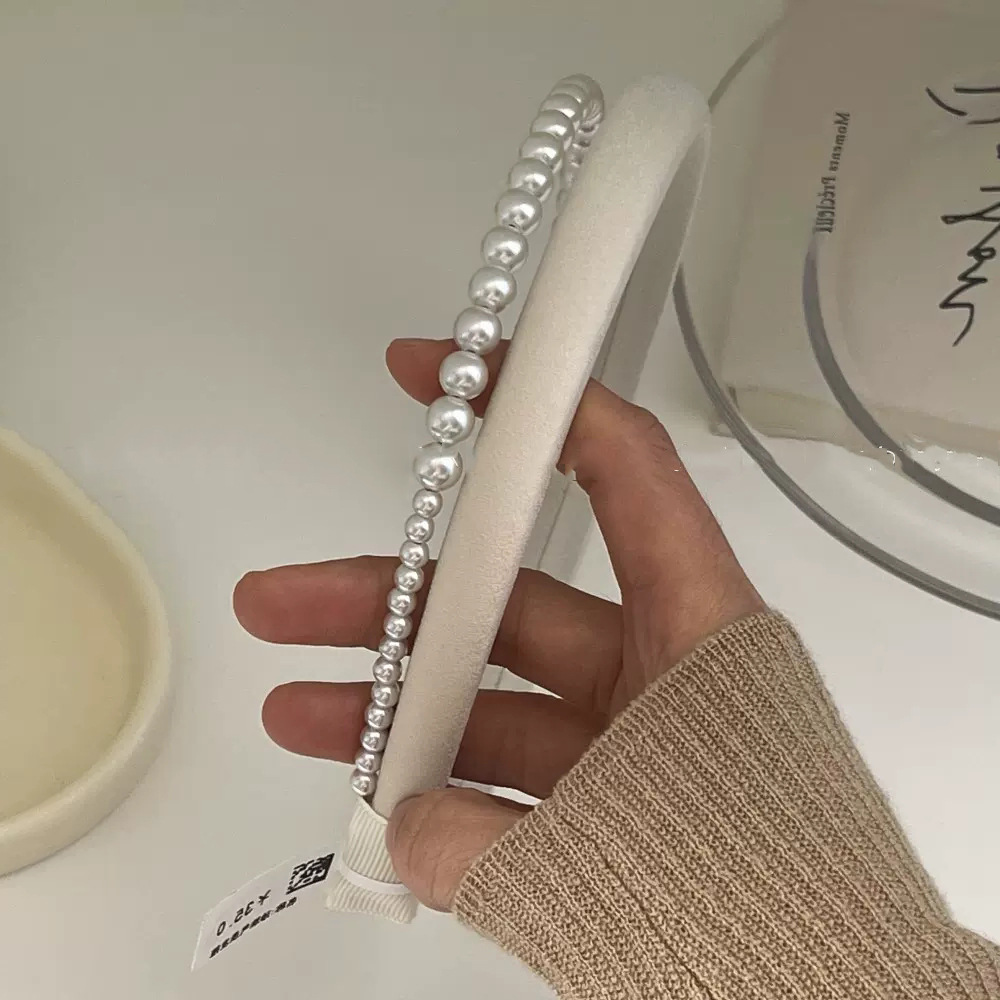A new black matte satin fabric thick sponge hairband from South Korea, with a sweet and cool chanel-style imitation pearl headband Specification image