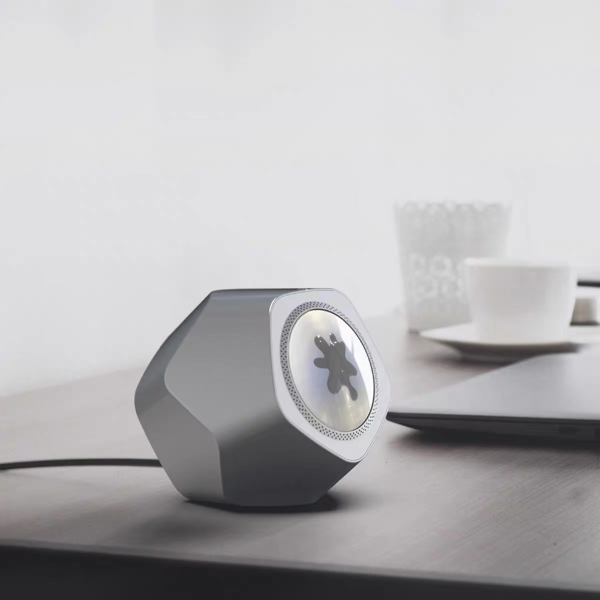 frekvens magnetic fluid Bluetooth speaker, a high-end human-computer interaction ultra-low sound rhythm magnetic fluid creative gift Specification drawing