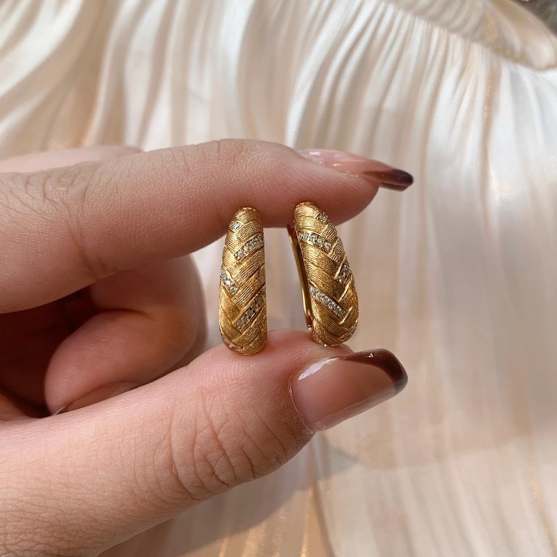 Mid-style Italian brushed wheat ear woven ear buckles, French retro exquisite craftsmanship, high-end feel, diamond-encrusted, niche women's earrings
