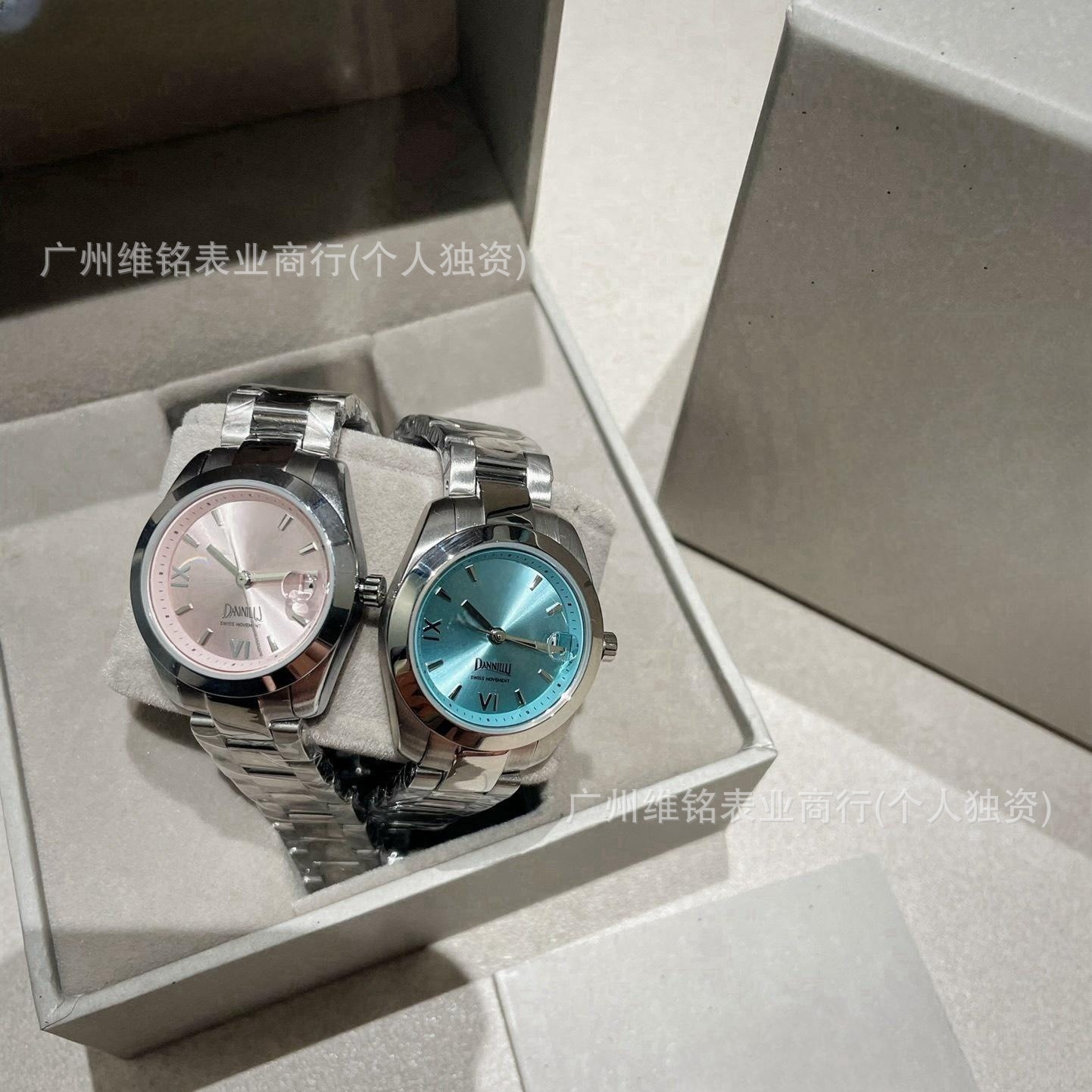西太后同款小金表碎冰蓝手表火龙果石英表女款钢带丹尼路手表代发