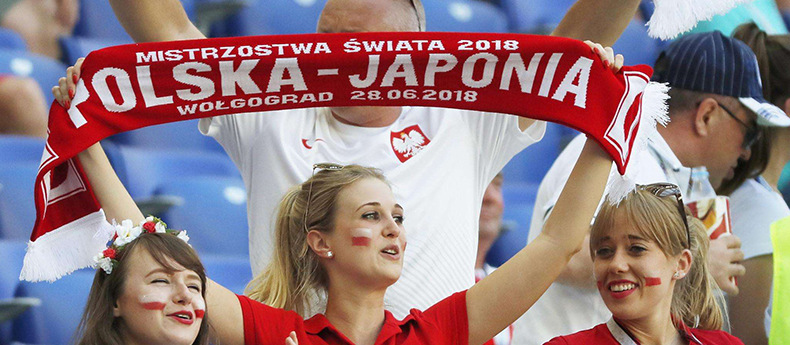 The 2026 World Cup product gift box set from the United States, Canada and Mexico, including fringed colored football scarves, fan wigs, glasses and face colors pic 11