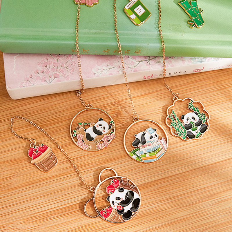 Cute panda metal bookmark, creative cartoon pendant, children's graduation gift, student reading marker page holder Application Scenario
