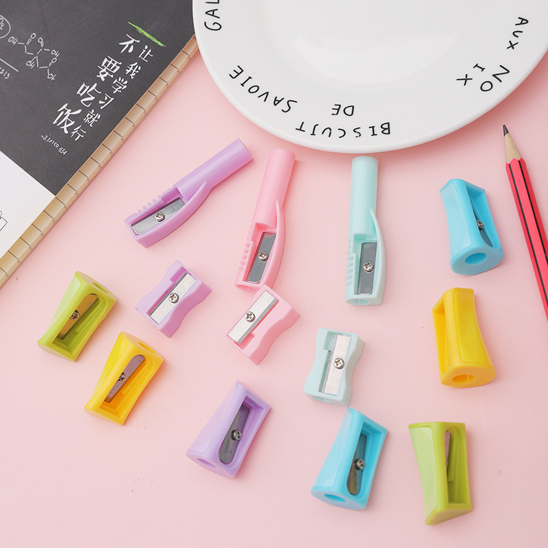 Factory direct supply of macaron-colored manual mini pencil sharpeners, small single-hole pencil sharpeners, plastic bucket student stationery details Picture
