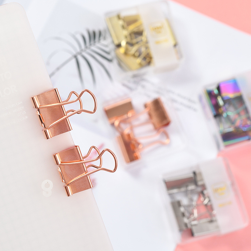 Cross-border supply of rose gold electroplated transparent thumbtacks, large and small long-tail clips, paperclip four-compartment boxes, creative office sets Application Scenario