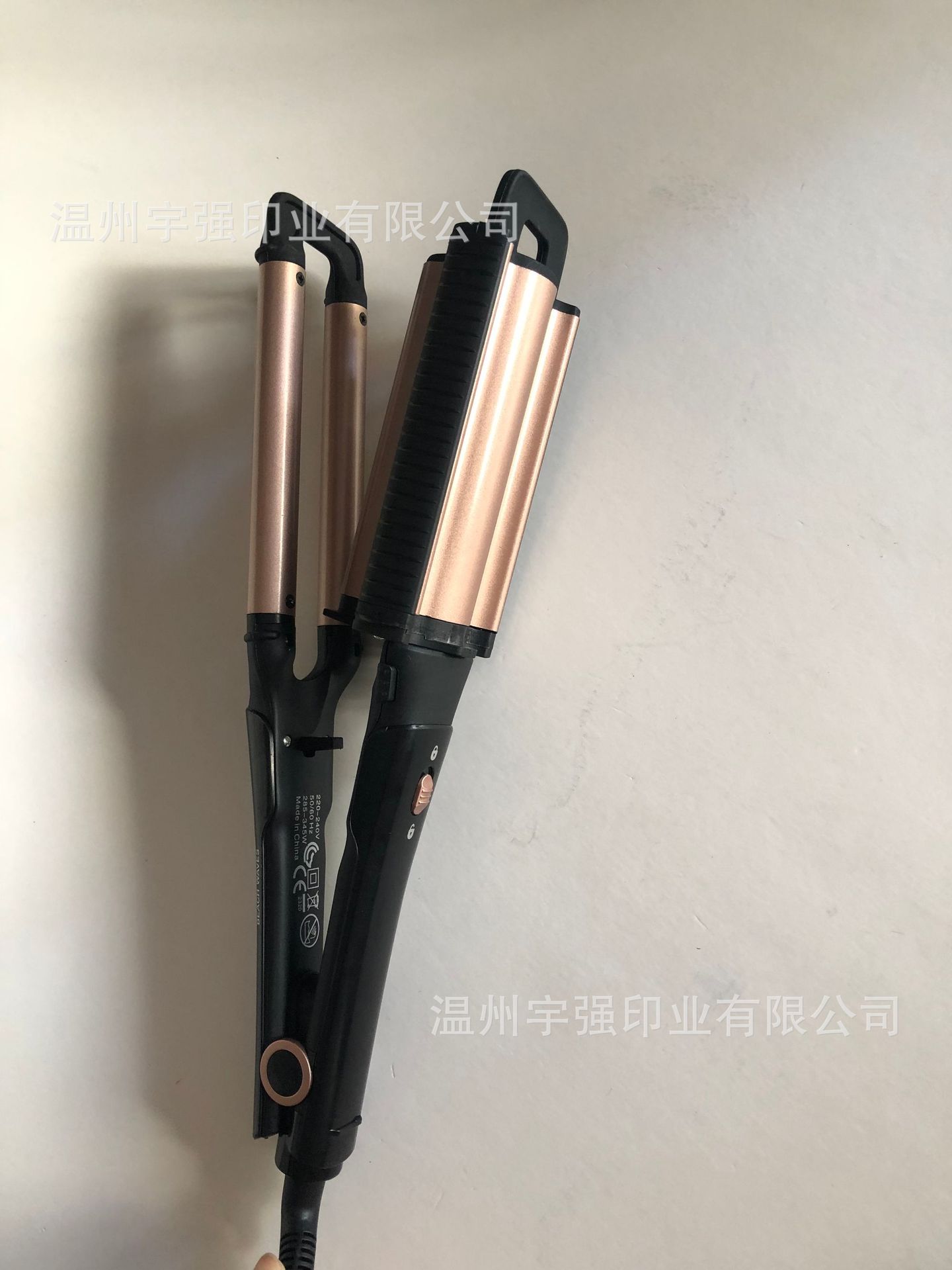 卷发器、直发器实物图