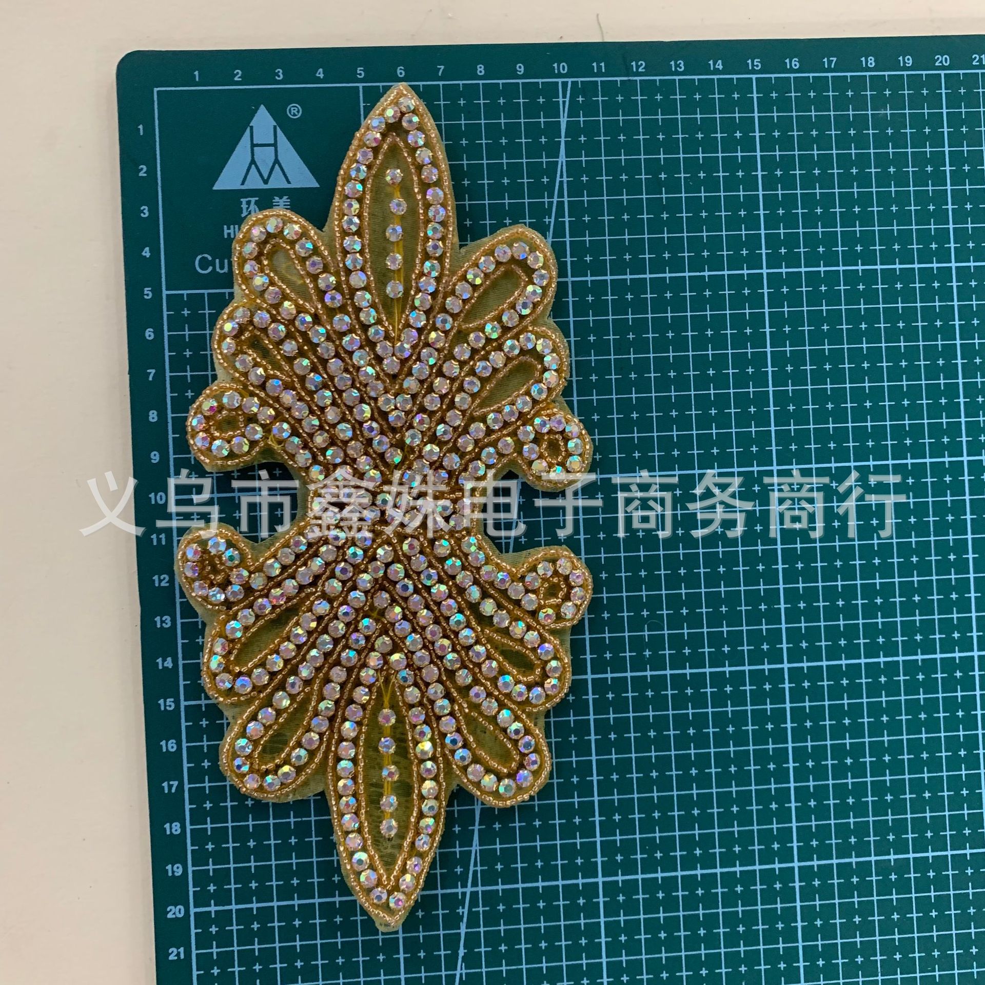 Silver rhinestone jewelry, wedding gowns, evening gowns, skirts, waist, shoulder and chest decorations, bags, hand-sewn applials, DIY shoes and hats, rhinestone applials Item Picture