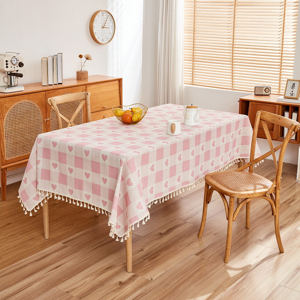 Wholesale of pink checkered heart-shaped printed fabric rectangular household anti-slip tablecloth with tassel dust-proof tablecloth