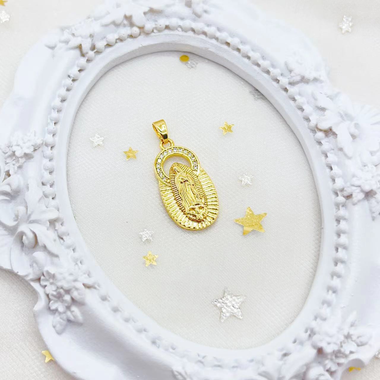 A new cross-border fashion accessory featuring Virgin Mary copper plated with real gold and slightly inlaid zircon from Europe and America Specification image