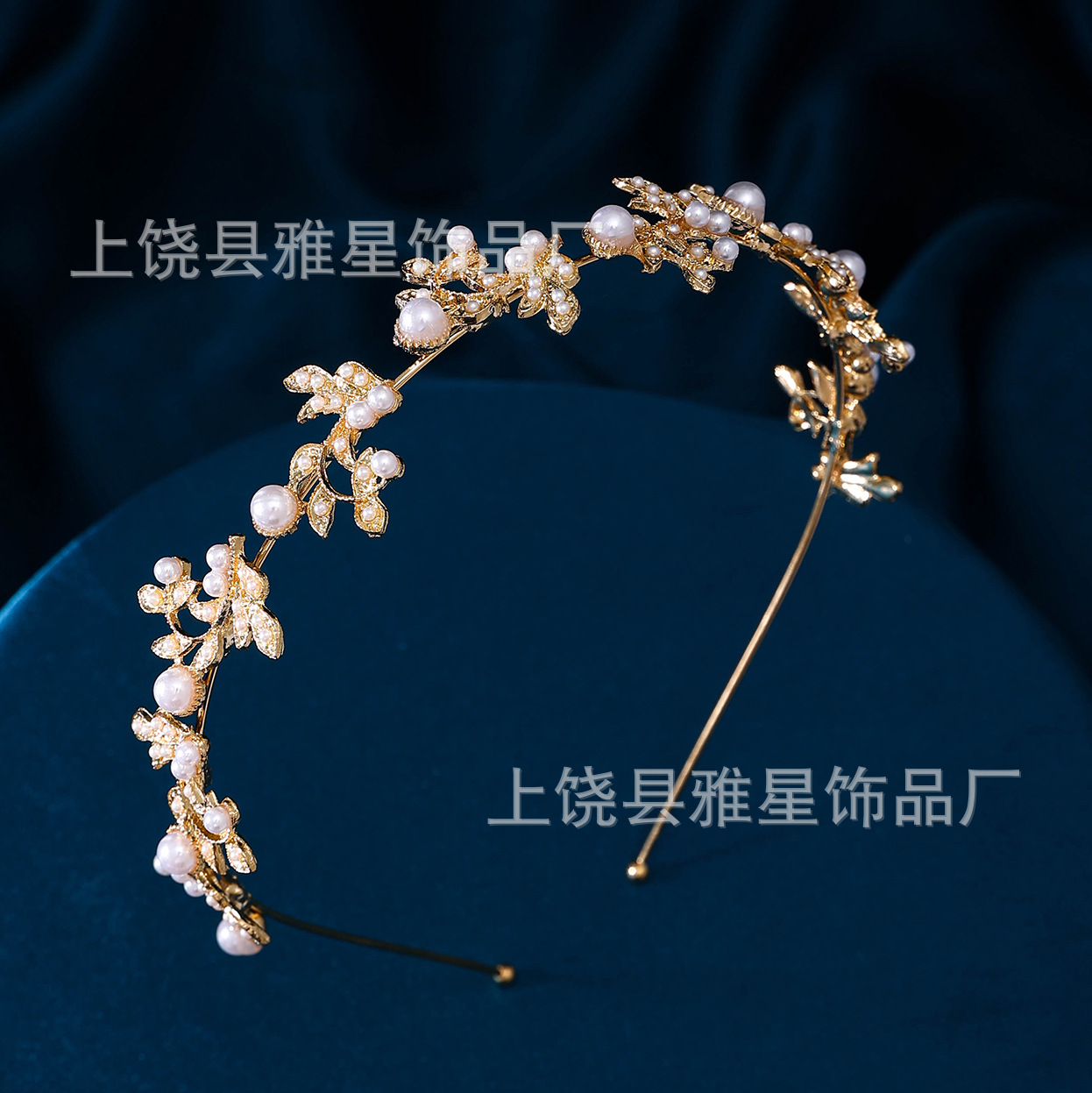 Bride's metal crown, Korean-style pearl maple leaf headwear, wedding look, new princess crown wedding dress accessories, headband Specification image