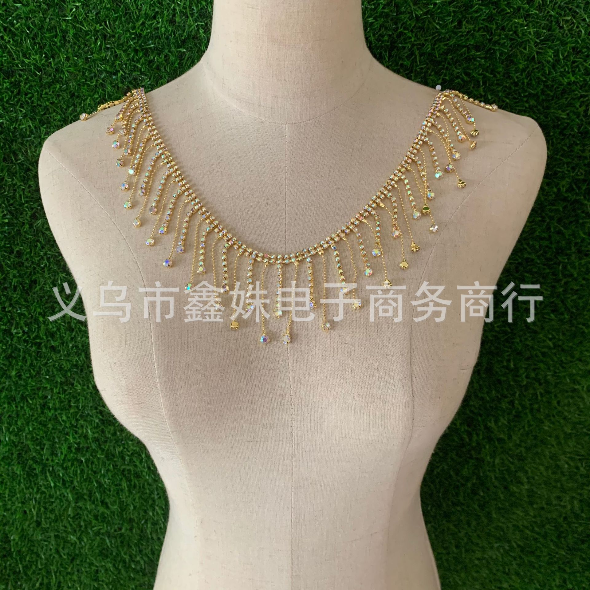DIY pearl diamond chain decorative code chain clothing accessory Application Scenario