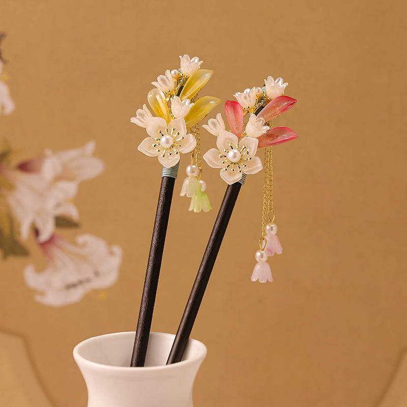 New Chinese-style lily of the valley tassel walking hairpin, ancient-style cheongsam and Hanfu hair pin, elegant hair hairpin and hair accessory, women's national trend series details Picture