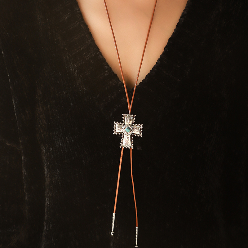 Kenjie American Retro Turquoise Cross Necklace Cross-Border Fashion Leather Rope Non-Fading Retro Love Sweater Chain Specification drawing