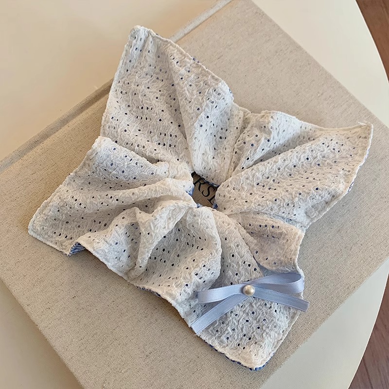 New square towel hair band, sweet style, Korean large intestine hair band, small fragrance style bow, cute little accessory, towel hair band Application Scenario