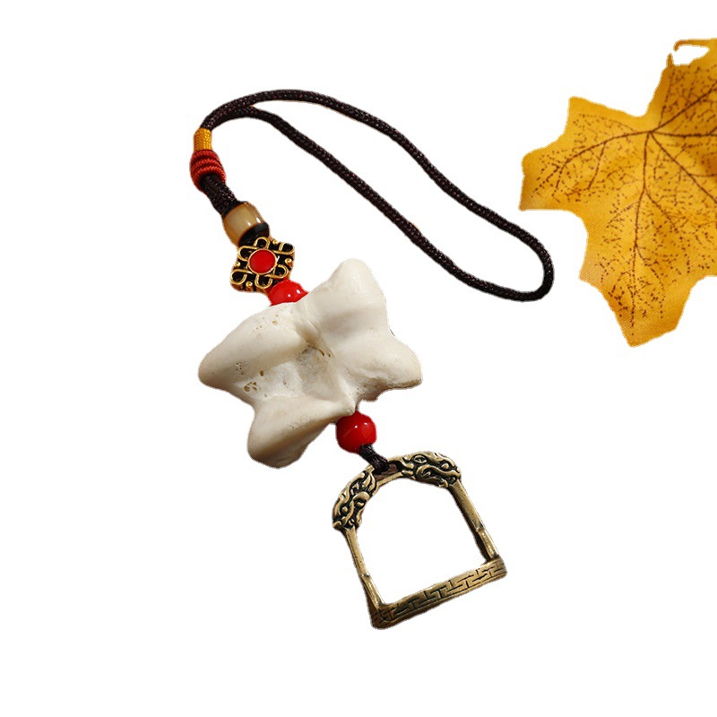 藏式纯骨头嘎/顺利饰品商行/汽车挂件红旗白底实物图