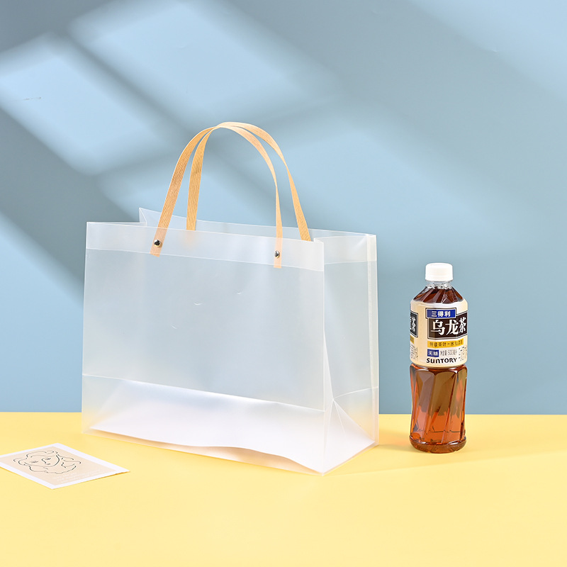 In-stock transparent tote bags, wedding gift bags, PP plastic gift bags, frosted gift bags, advertising and promotional bags Application Scenario