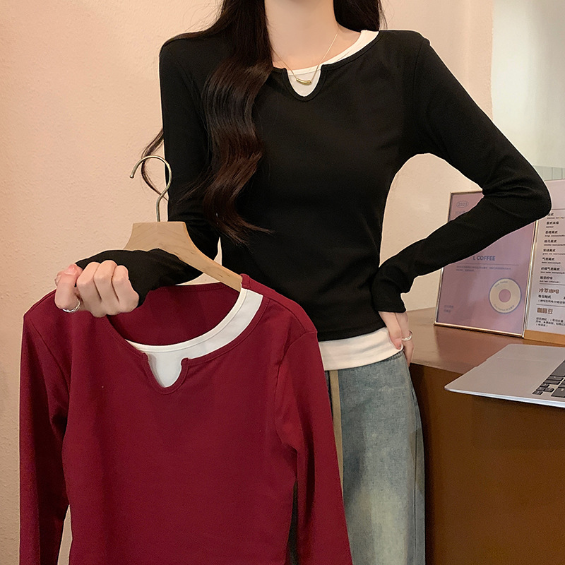 We offer two pieces of Korean version fake long-sleeved T-shirts for women, a thin spring and autumn new style slimming base layer top details Picture