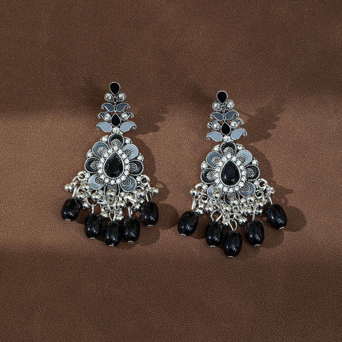 New Bohemian tassel earrings with a European and American retro style, long painted bead earrings with a ethnic style for women Application Scenario