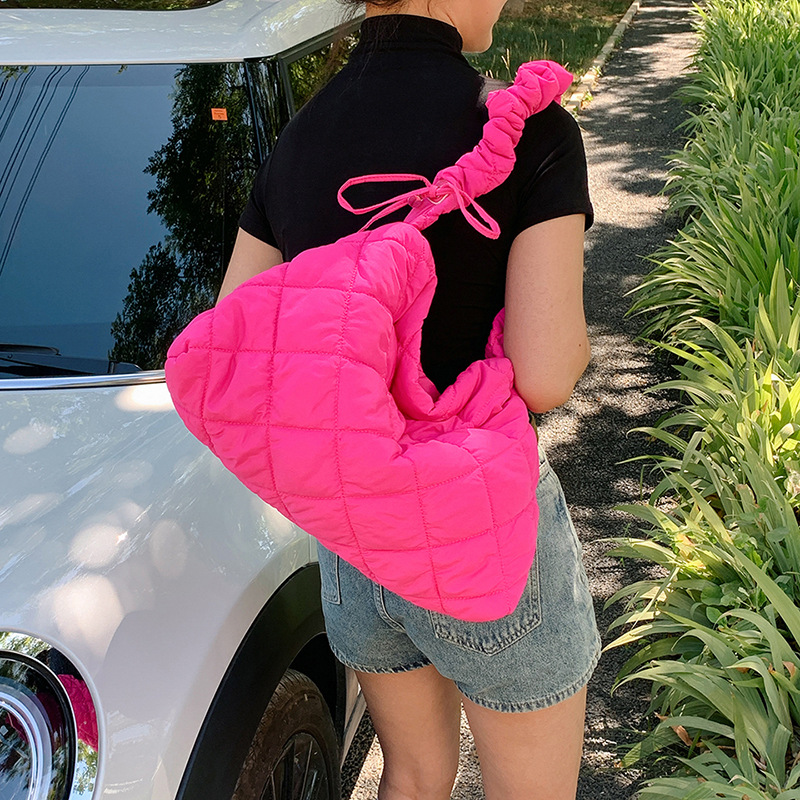 Small Fresh Foreign Air Leisure Bag 2023 Summer New Single Shoulder Underarm Bag Fold Solid Color Female Bag Korean Version Satchel Tide Application Scenario