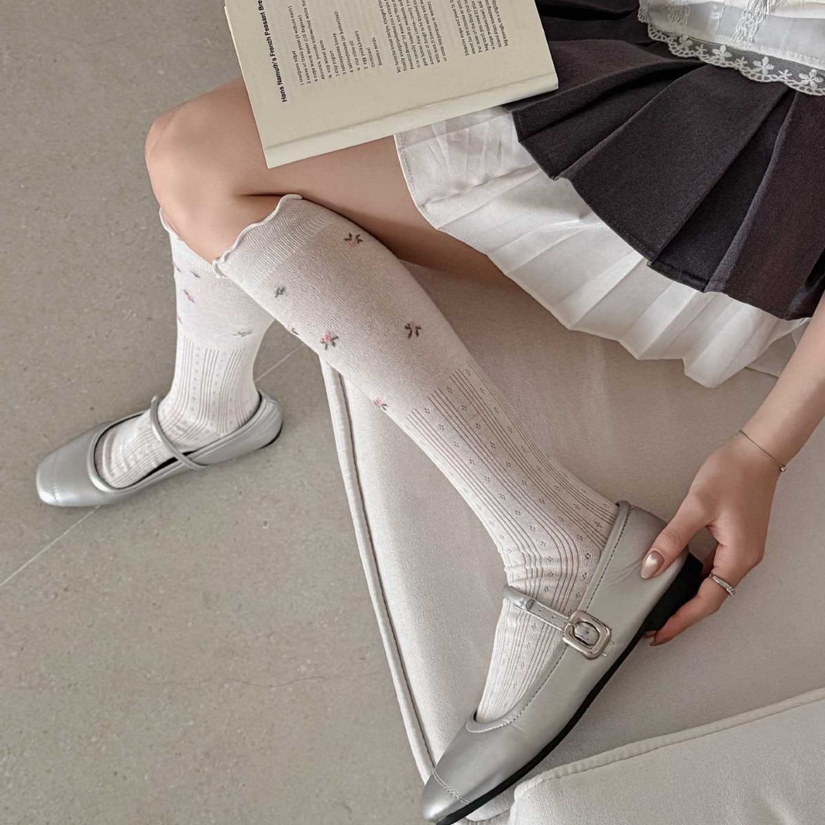 Sock stall, one-piece consignment for spring and summer calf socks, women's thin perforated mesh small floral long socks, Korean simple style lace boneless socks, cotton one-piece consignment details Picture