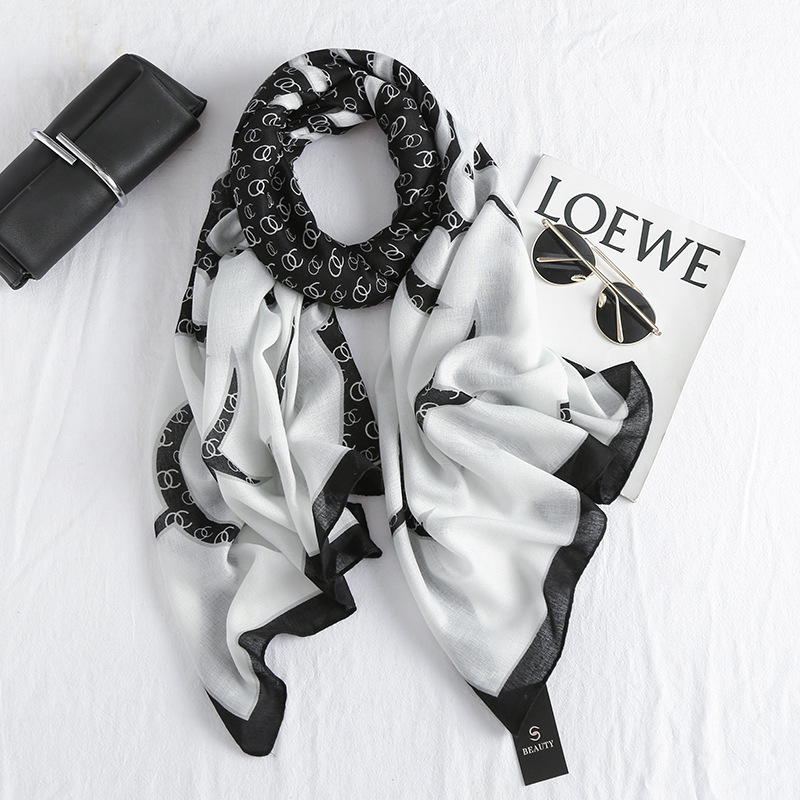 Autumn And Winter New Warm Scarf Elegant Ladies Cotton Linen Feel Printed Shawl Korean Fashion Decorative Beach Towel Application Scenario