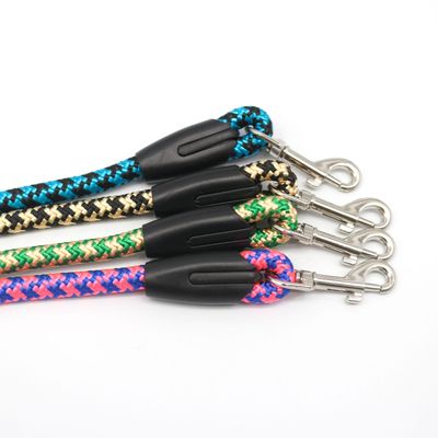 Pet Products Manufacturers Direct Pet Leash Dog Chain Small Dog Medium-Sized Dog Walking Dog Leash Cross-Border Wholesale Application Scenario