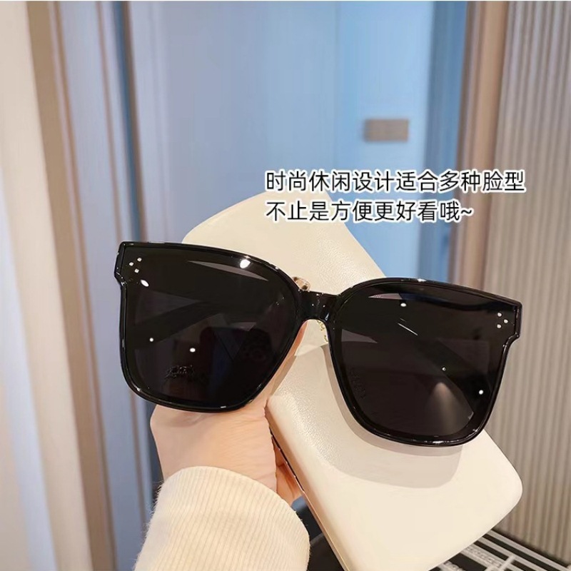 近视眼镜套镜细节图