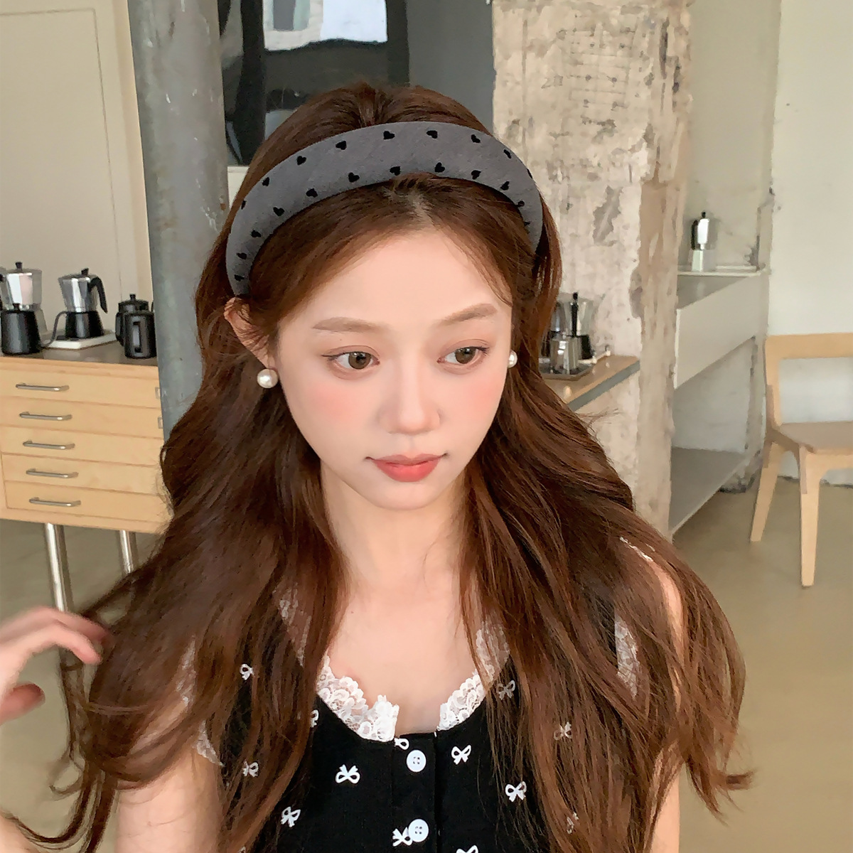 Autumn and winter wide-brimmed bow headband for women 2025 New style face-washing headband, high top of the head grotto, elegant hairpin accessory Specification image