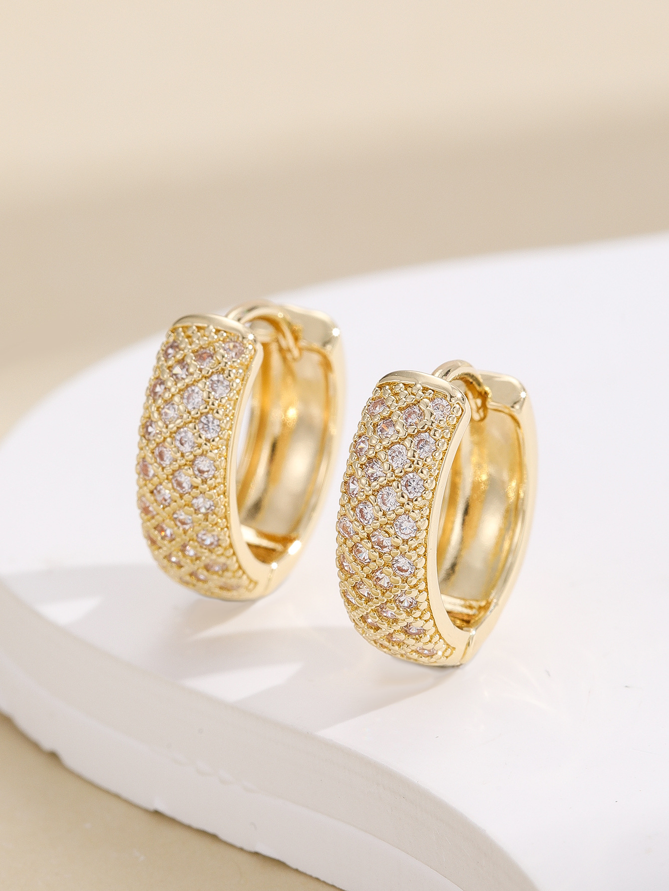 European and American cross-border trend earrings, hip-hop style men's and women's round ear buckles, women's full-set zircon earrings DIY earrings Specification image