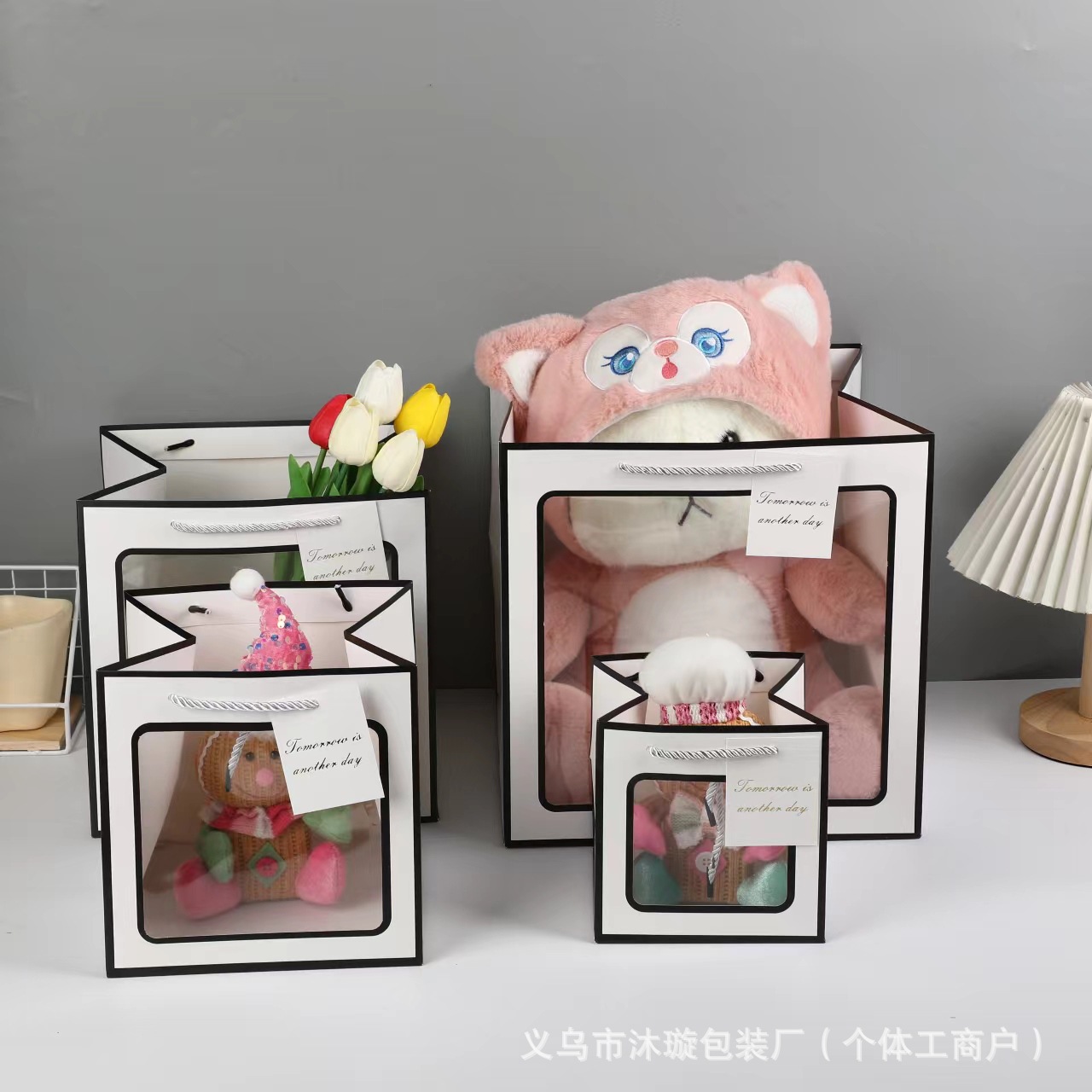 Square windowed transparent gift bags in stock, Teachers' Day flower gift bags, doll packaging, white card wholesale handbags Specification image