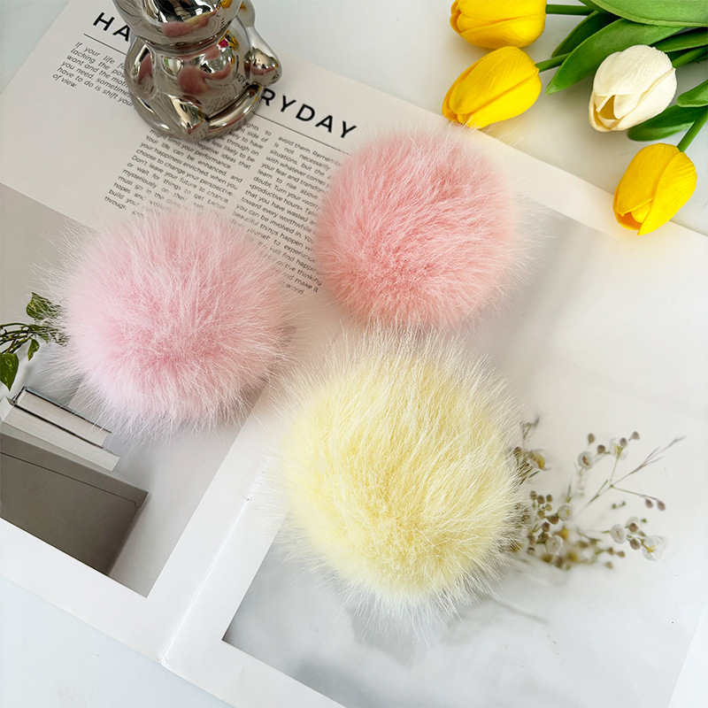 兔子尾巴别针款毛球时尚穿搭DIY服装帽子饰品cos道具配件毛绒球产品图