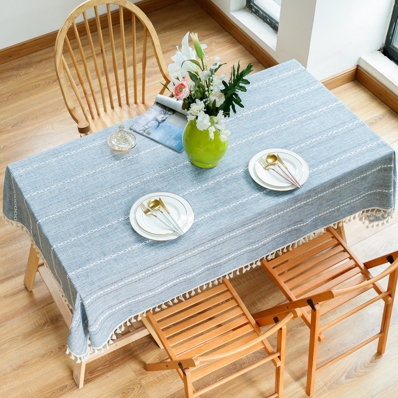 Cross-border retro country tablecloth, green hollowed-out decoration, cotton and linen tablecloth, embroidered decoration, party restaurant picnic mat details Picture