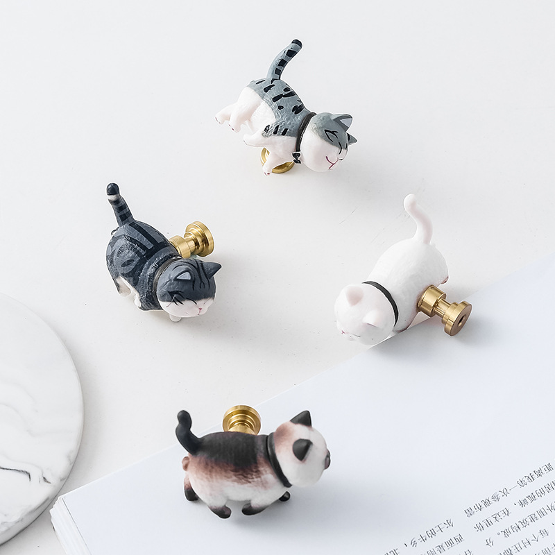 Cat Nine Jun's light luxury brass cat handle, Japanese-style cartoon wardrobe door handle, cute drawer single hole exposed small handle Specification image