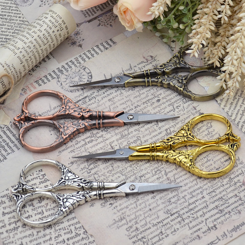Wholesale Lily Vintage Scissors Cross-Stitch Stainless Steel Scissors Classical Hand-Made Home Embroidery Fabric Scissors details Picture
