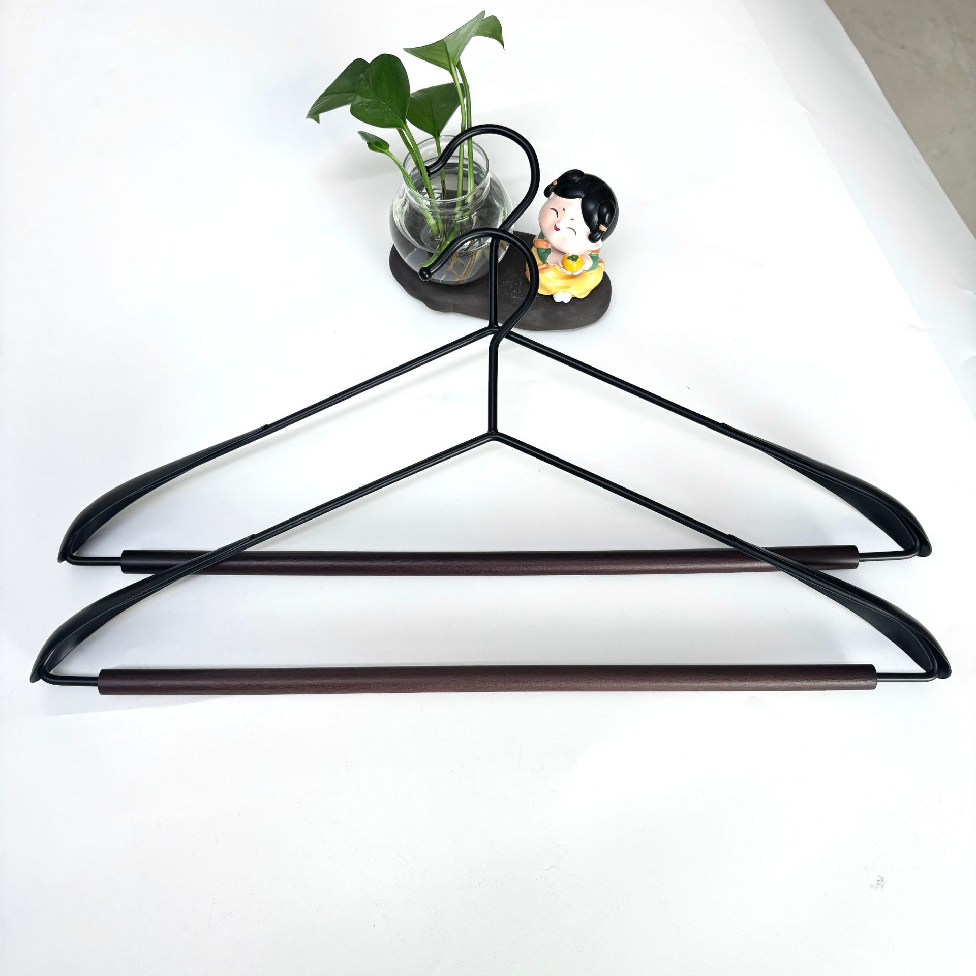 衣架/植绒衣架/实木衣架/衣架服装厂/翼型晾衣架细节图