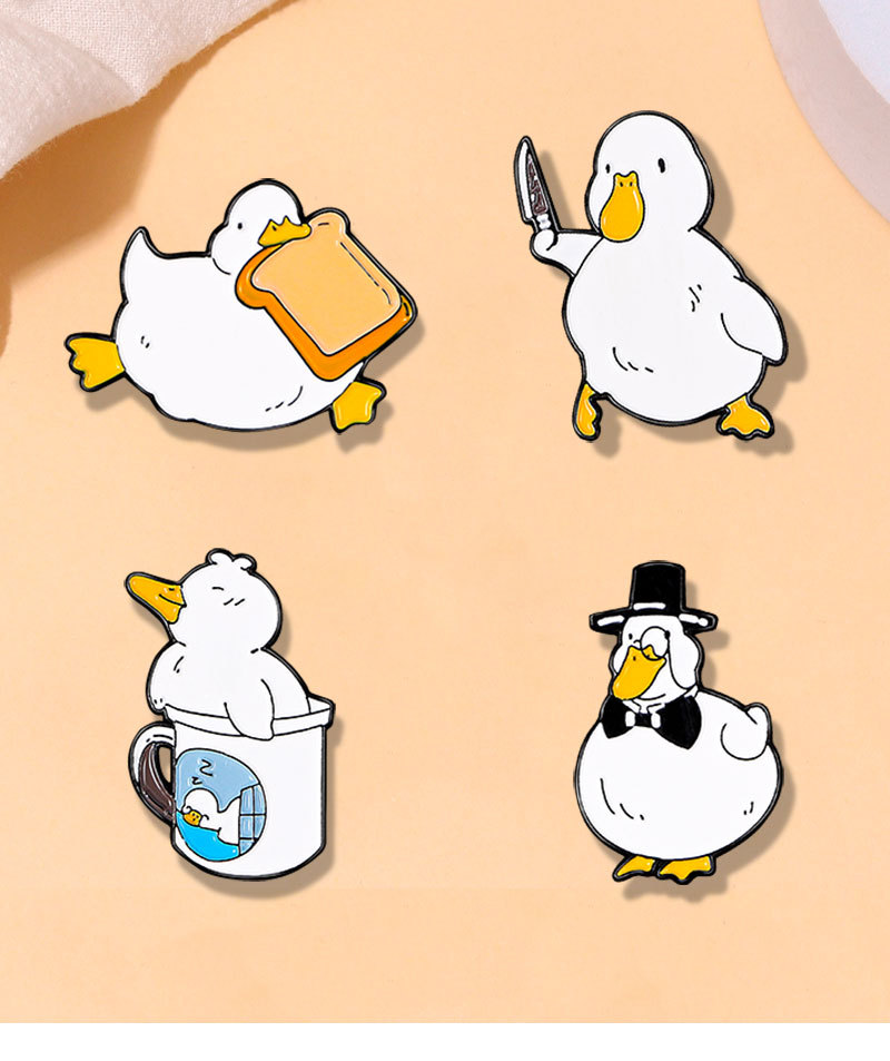 小鸭子胸针可爱滴油白色鸭子拿刀创意趣味金属徽章笔袋装饰品徽章详情2