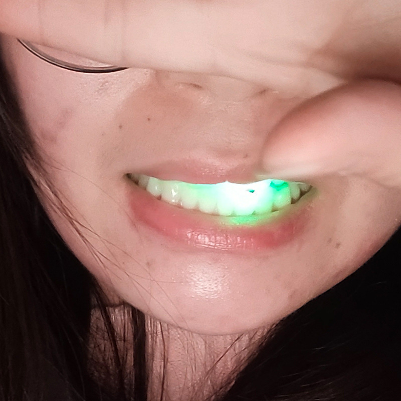 Halloween Glow braces TPR toys Flash Teeth bar masquerade party transparent glow-in-the-dark tooth lights wholesale Application Scenario