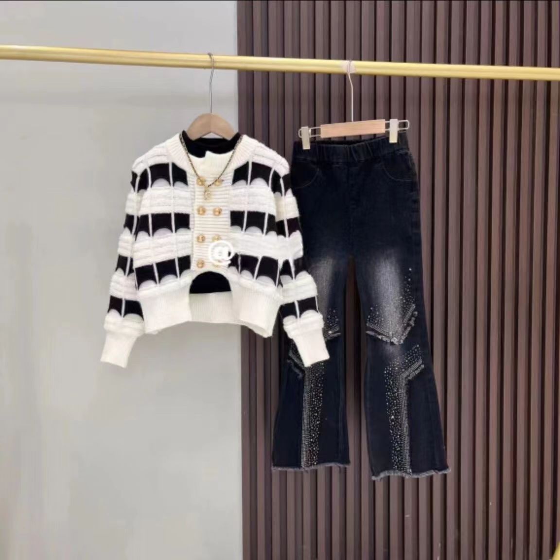 女童秋冬装喇叭裤套装新款韩版女孩网红时髦开衫毛衣牛仔裤两件套