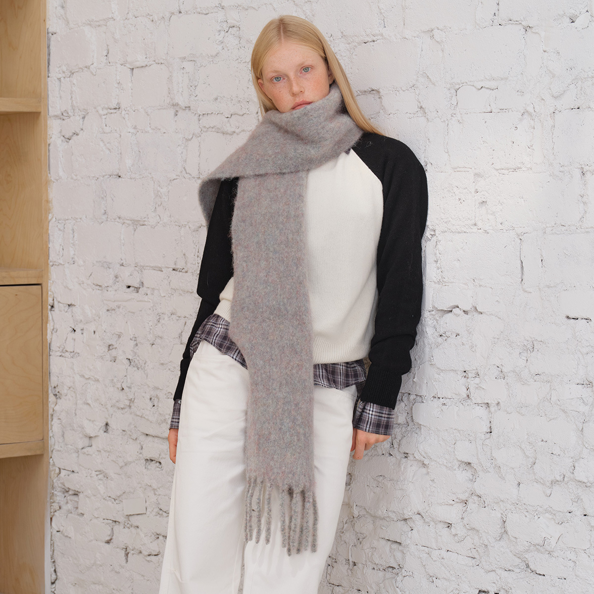 Homemade wool blended color silk interlaced flower mixed color scarf for women's winter thickened Korean-style atmosphere soft and solid color scarf Application Scenario