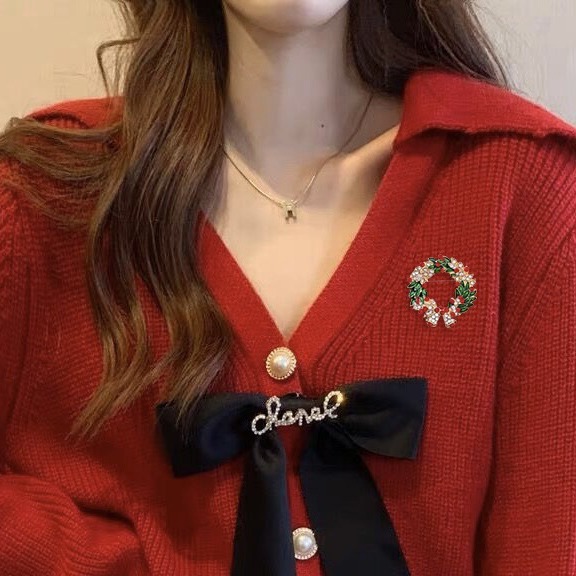 New Christmas Brooch Women Senior Sense Cute Santa Claus Anti-Slip Pin Fashion High-End Accessories Wholesale details Picture