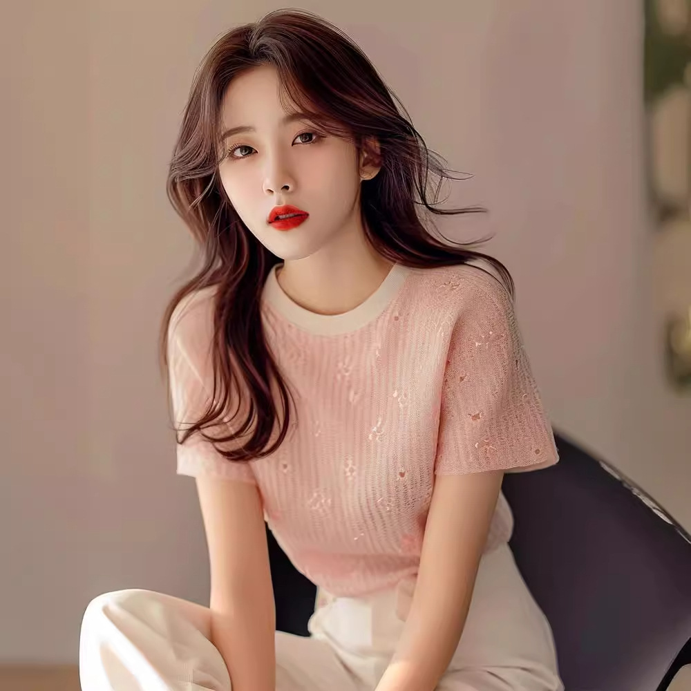 Pink knitted short-sleeved T-shirt for women, 2025 new European style stylish little shirt, sweet summer top, super nice, straight shoulder Application Scenario